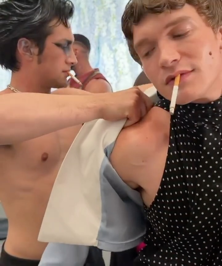 If I send this to you just know it means I’m ready to queen OUT….

Video: Connor Storrie and Hudson Williams at the Met Gala via @caradelevingne
