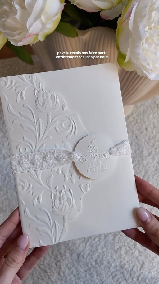 Notre histoire a débuté avec une anecdote autour du thé et aujourd’hui c’est le thème de notre mariage 🤭 
.
.
.
.
.
.
.
.
#fairepartmariage #mariage2026 #embossing #invitationmariage #weddinginvitation