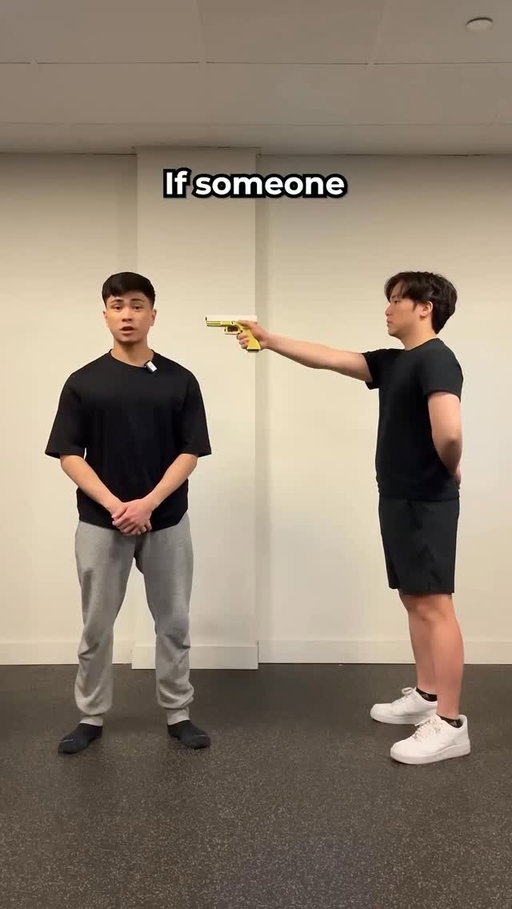 REALISTIC self defense. Follow for more tips
#fighting #selfdefense #martialarts