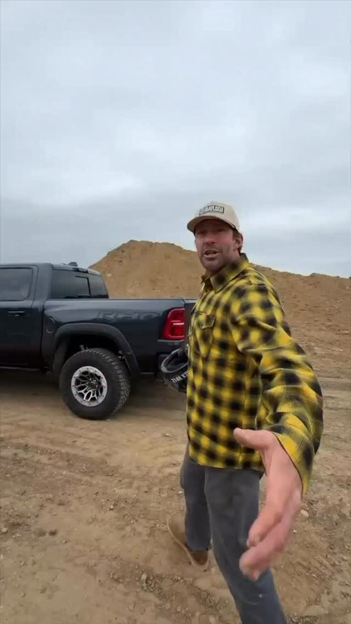 Action sports legend, @travispastrana, JUMPED at the opportunity to drive our No. 25 @ramtrucks at Charlotte
Motor Speedway! 🤯