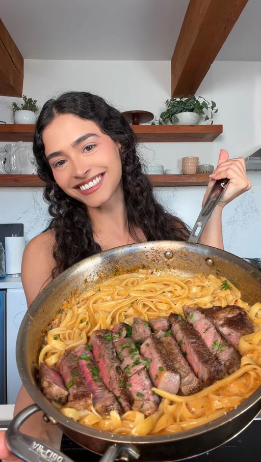 #AD Steak night, but make it pasta with @frigidaire 🥩🍝 @thefeedfeed

Perfectly seared steak layered over pasta tossed in a silky garlic butter cream sauce with tomato paste, chili flakes, herbs, and plenty of parmesan. It tastes like something you’d order at a restaurant, but it’s made right at home with simple ingredients and big flavor. Finished with cracked black pepper for that steakhouse vibe.

I made this on the @frigidaire Induction Cooktop and loved how fast it heats up. The Power Boost brought my pasta water to a boil so quickly, and the high heat gave me such a beautiful sear on the steak. It’s super responsive when adjusting the temperature for the sauce, too, which makes everything feel really controlled and easy.

Comment “steak pasta” and I’ll send the full recipe straight to your DMs! Learn more about the @frigidaire Induction Cooktop in my stories!

#frigidairepartner #feedfeed @frigidairecanada #steakpasta #garlicbutterpasta
