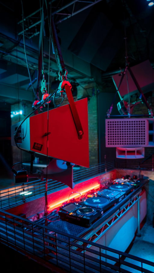 Testing our new Soundsystem 🔊

What better way than with the new Sully x Basic Rhythm on FABRICLIVE. 
Sounding heavy! 

What track would you use to give our system a workout?
