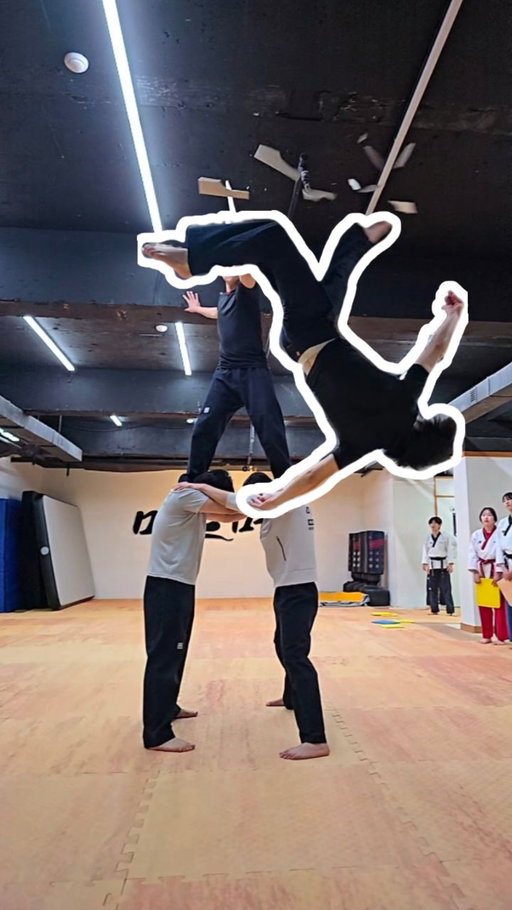 안정현 코치님의 반달차기의 정석!!

#미르메 #스트리트파이터 #가일 #onmu
