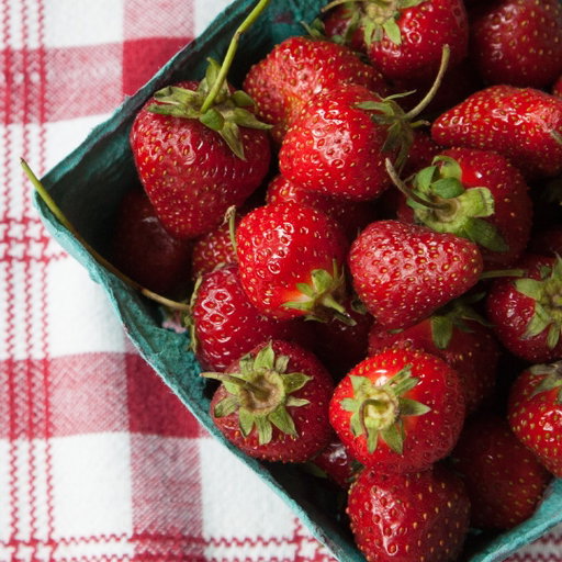 ⭐🍓
At their sweetest, all month long.
Fresh, vibrant strawberries—simple, seasonal, and full of flavor.

Pick them up while they’re at their peak.

#UnionMarketNYC; #StrawberrySeason; #SpringProduce; #EatWithTheSeasons; #NYCFood