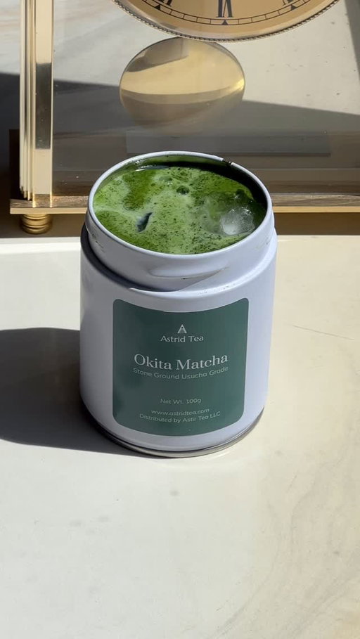 finish a jumbo @astridtea_ “okita matcha” tin with me ⭐️🍵 

absolutely savouring every last drop of this 100g matcha tin 🙂‍↕️

#homecafe #matcha #matchalover #matchalatte