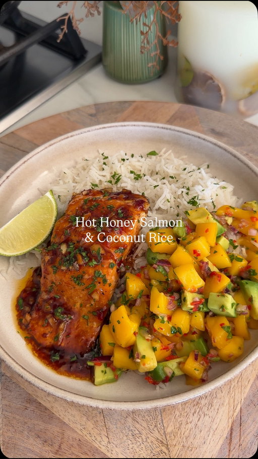 HOT HONEY SALMON & COCONUT RICE
Serves: 2�
INGREDIENTS:

For the salmon:
* 2 salmon fillets (approx 240g total)
* Salt & black pepper
* Spray oil

Hot honey glaze:
* 1 tbsp hot honey
* 1tbsp sweet chilli 
* 1 tbsp soy sauce
* 1 tsp grated fresh ginger
* 2 crushed garlic clove
* 15g light butter

Coconut rice:
* 120g basmati rice (washed)
* 200ml light coconut milk
* 100ml water
* ½ tsp salt

Mango avocado salsa:
* 1 small mango, diced
* 1 small avocado, diced
* ¼ red onion, very finely diced
* Juice of ½ lime
* Fresh coriander, chopped
* Small chilli, finely chopped (optional)
* Pinch of salt

for the full step-by-step instructions/ method including calories and macros, go to my link in bio and go to my app!