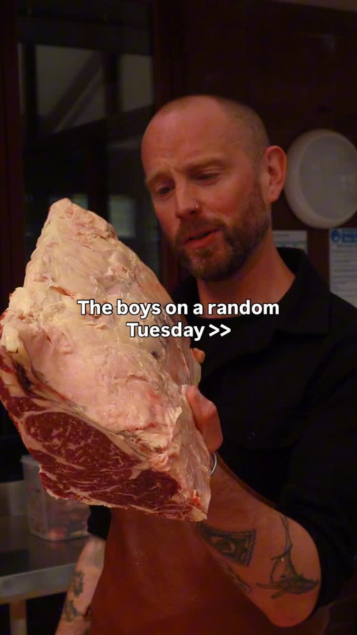 Would you rather…

Get wasted/sesh on the weekend 🍺🍾

Or…

Mid week BBQs with the lads 🥩 

What would you prefer? 

Ps. The BBQ consists of Grass-fed Dry aged beef from @butcherfarrell and you let @maxi.nourish deliver the brisket Mac’n’cheese 🥩🧀

I know what I’m choosing…

If you value the latter check out both of the accounts above ⬆️

#lads #bbq