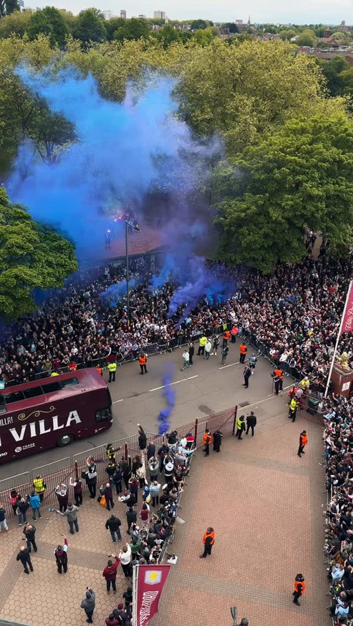 What an atmosphere for arrivals 🤯