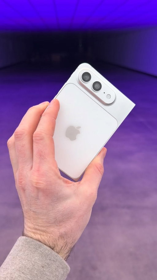 iPhone ULTRA Fold early look. Go check the channel @unboxtherapy