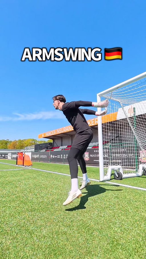 Types of goalkeepers 👀 @theonegloveco @soccerdotcom_gk @soccerdotcom #goalkeeper #goalkeepertraining #football #viral