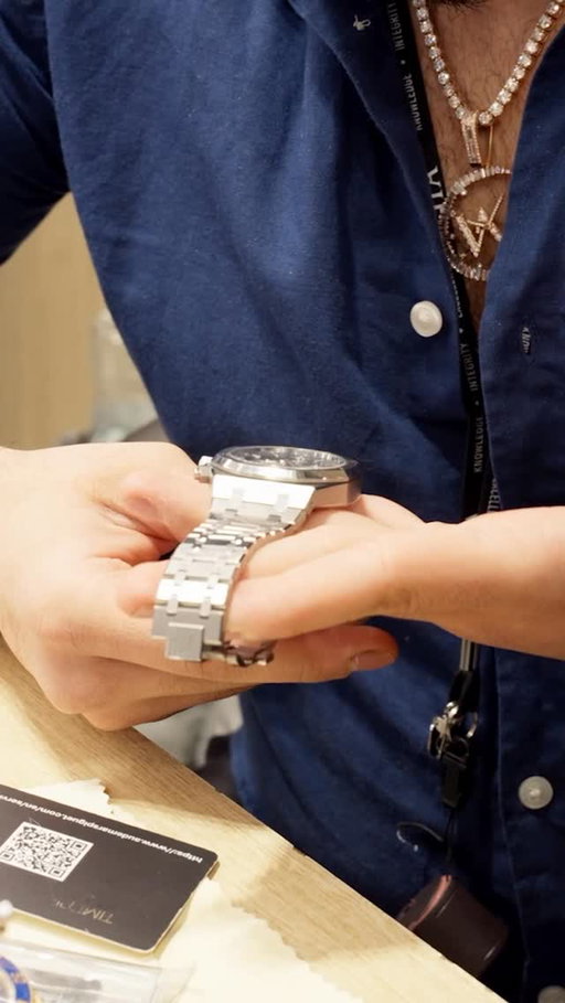 This is the HARSH reality of being a watch dealer🫣 Watch the full video on YouTube!

#watchaddict #rolex #watchlover #luxury #watches