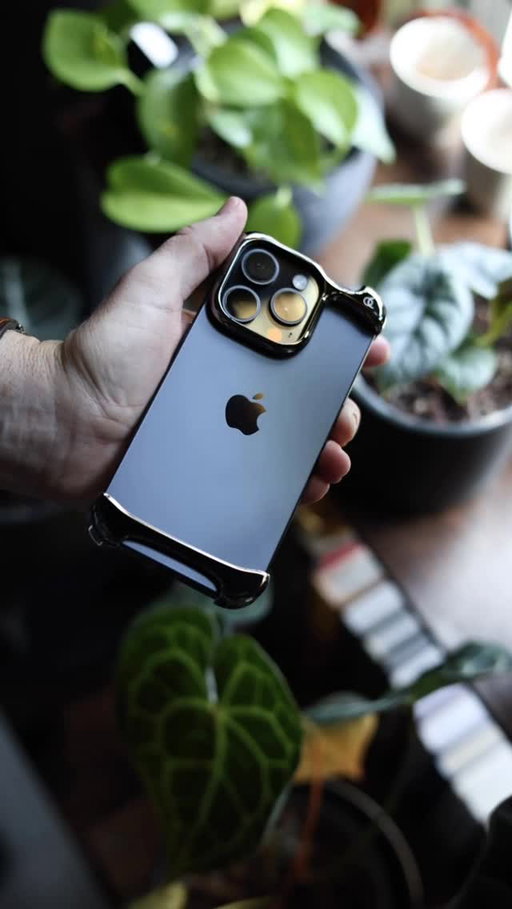 Most of us spend extra time picking the exact phone color we want…just to cover it up with a bulky case and never see it again. The Arc Pulse case from @enter_arc keeps the actual design of the iPhone visible while still protecting the corners and camera, which honestly is where most drops happen anyway. It’s lightweight and slim so it fits easily in your pocket. 

➡️ GET 10% OFF FOR THE NEXT 14 DAYS
🔗 SEE THE LINK IN MY BIO

#arcpulse #phonecase