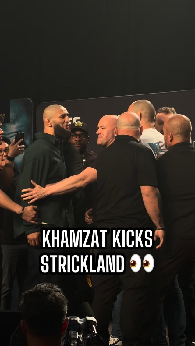 Khamzat Chimaev and Sean Strickland face-off ended exactly how you’d expect 😅

Follow @redcorner.mma for more exclusive content ✅