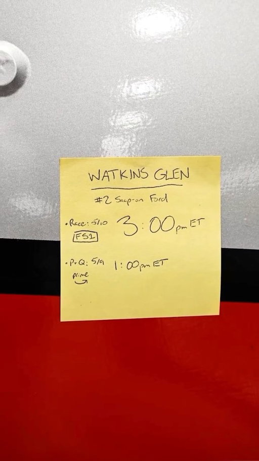 🏁 NASCAR Watkins Glen Tune-in Post-it
✍🏻 Written with a BIC Round Stic M
☑️ Pen Rating: 4.3/10

Comment and let me review your pen of choice next week. And most importantly watch the race on Sunday

#NASCAR #TeamPenske #SnaponTools #FordRacing #Mustang