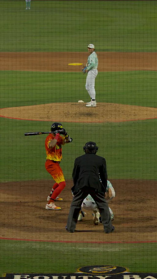 On the SAME NIGHT that the Tailgaters grabbed the fourth triple trick play double play ever, the Coconuts collected the FIFTH ever 🤯

#bananaball #locobeachcoconuts #baseballplayer #mlbnews