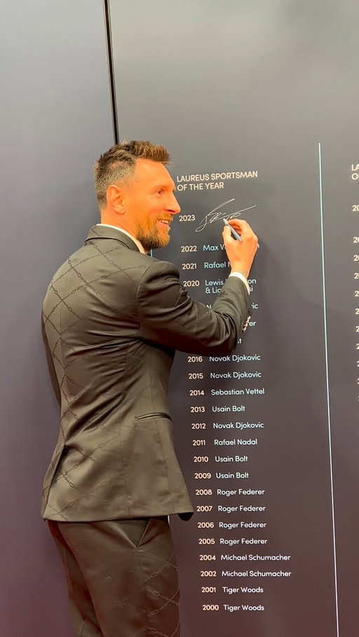 Signing your name in the history books 🖊️

Lionel Messi, on this day in 2023 at the Laureus World Sports Awards 🏆