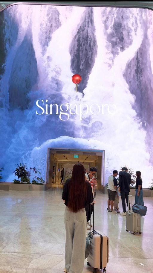 Proof that I do leave my room sometimes ✈️🌎 📍#singapore 

#traveldiaries #sydneycreators #nepalicreator