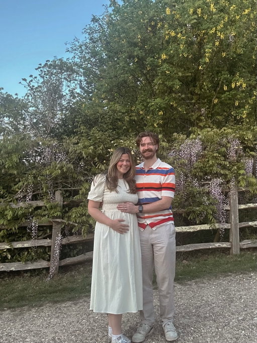 Celebrated our first wedding anniversary (paper!) with perfect village donkeys, perfect chilli margarita mocktails and perfect School of Rock 🗞️💍🎞️👰🏼‍♀️🤍

1. family photo 🥰
2. maternity wardrobe view final boss
3. wild baby foal 🥹
4. trying to learn how to pose with a bump
5. @the_pig_hotels in the new forest, absolute dream
6. truly some of the best meals we’ve ever had
7. adventuring 🌳
8 + 9. made some snuffly pals 🐽 
10. putting the mocktail menu to the test
11. unsure
12 + 13. turned the corner on our coffee hunt and found donkeys!
14. very excited for the pickle plate
15. sunset farm stroll
16. look what I grew 🌱
17. let’s rock let’s rock today