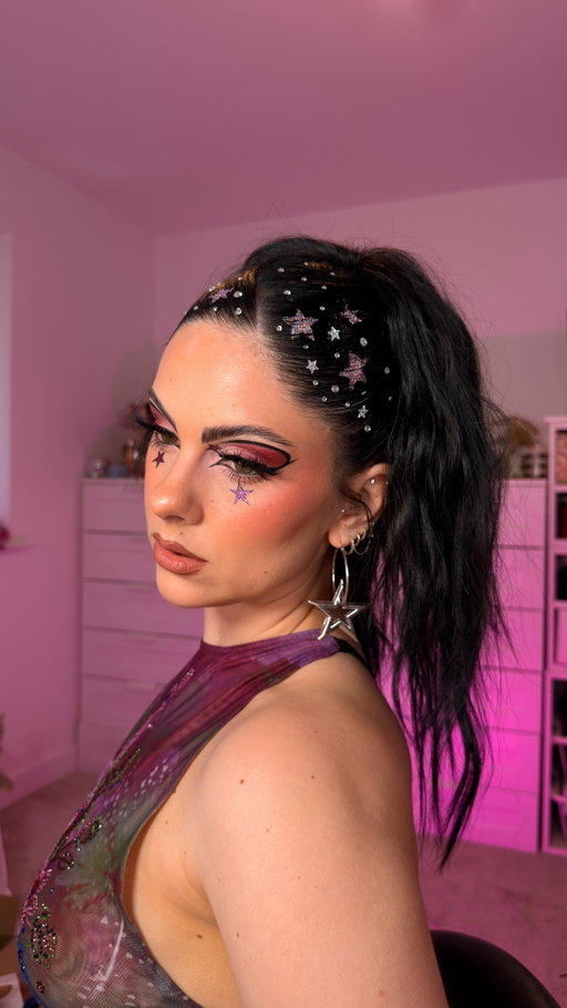 pov: your 2026 festival hair inspo ✨ I am obsessed with how this turned out 🌟 

products:
mousse @lorealpro 
hairspray @jvnhair 
gel @vo5 
glitter @maccosmeticsuki 

#festivalhair #hairinspo #festivalhairstyles #glitterhair #hairgems