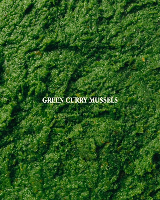 Green curry mussels