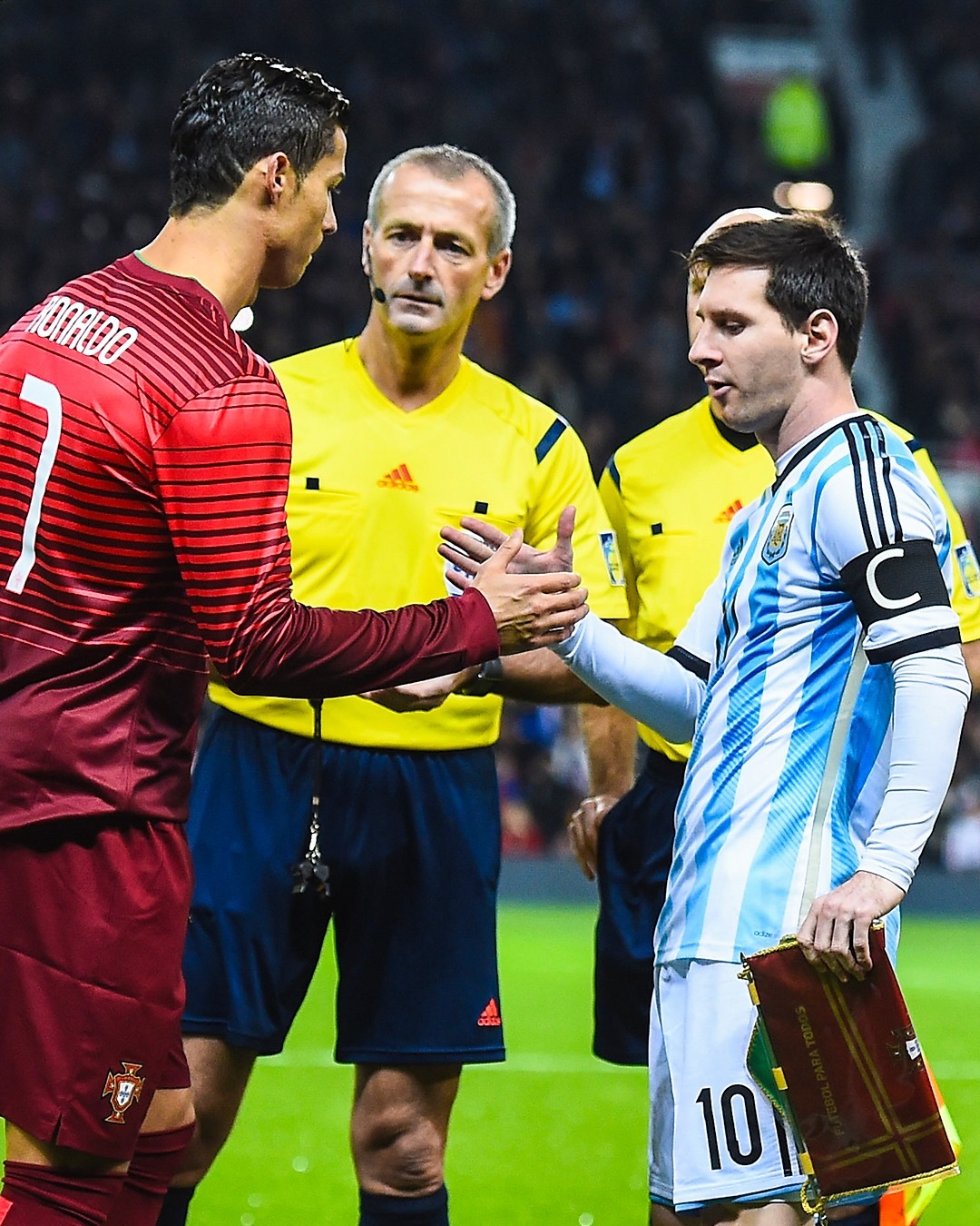🫂✨ Lionel Messi: “In my view, the one with Cristiano Ronaldo was a 𝐁𝐄𝐀𝐔𝐓𝐈𝐅𝐔𝐋 𝐒𝐏𝐎𝐑𝐓𝐈𝐍𝐆 𝐑𝐈𝐕𝐀𝐋𝐑𝐘” 👏🏼

“It’s something 𝐧𝐚𝐭𝐮𝐫𝐚𝐥 in the world of football. I was at Barça he was at Real Madrid, we were competing for everything on both collectively and individually awards, so all people were always comparing us. It’s normal”, Messi told @polloalvarez.

“But our relationship was always 𝐠𝐨𝐨𝐝 𝐚𝐧𝐝 𝐫𝐞𝐬𝐩𝐞𝐜𝐭𝐟𝐮𝐥, and everything that happened was purely athletic. There was nothing personal between me and Cristiano Ronaldo” 🎩

“We didn’t meet often except at matches, award ceremonies, and we were always on good terms. 𝐍𝐞𝐯𝐞𝐫 𝐡𝐚𝐝 𝐚𝐧𝐲 𝐩𝐫𝐨𝐛𝐥𝐞𝐦”.

“Now we’re at different stages in our lives of course but what happened was a beautiful sporting rivalry, I appreciate that”.

𝐑𝐞𝐬𝐩𝐞𝐜𝐭. ✨