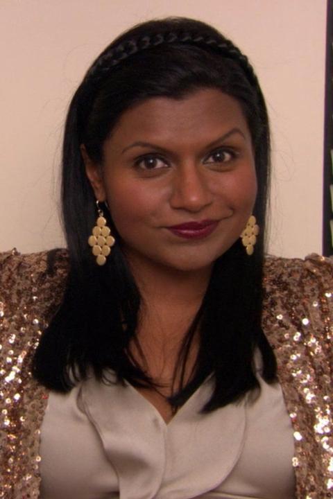 kelly kapoor giving girl's girl