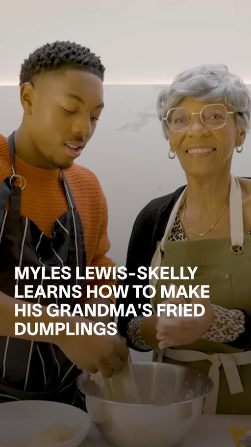 Arsenal star Myles Lewis-Skelly teams up with his Grandmother to learn how to cook another one of her Caribbean classics: fried dumplings! Find out exactly how to make this family favorite as Myles gets step by step instructions from his Grandma in the newest episode of How To. Tap the @VICE link in bio to watch.