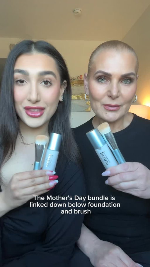 @primeprometics Color Changing Foundation is honestly such a game changer 🤍✨
The self-adjusting microbead technology blends from white to your perfect shade while giving skin the most beautiful natural finish. Perfect for mature skin because it won’t cake or cling to dry patches, but beautiful on all skin types and ages. Just smooth, hydrated, glowing skin.

Infused with Niacinamide, Bisabolol, Jojoba Oil & Squalane for skincare benefits while you wear it 🙌🏼
✔️ Up to 12 hours wear
✔️ Hypoallergenic
✔️ Cruelty-free
✔️ Dermatologist-approved

Get it here: https://www.primeprometics.com/products/natural-finish-bundle

#bestfoundation #mothersday #colorchangingfoundation