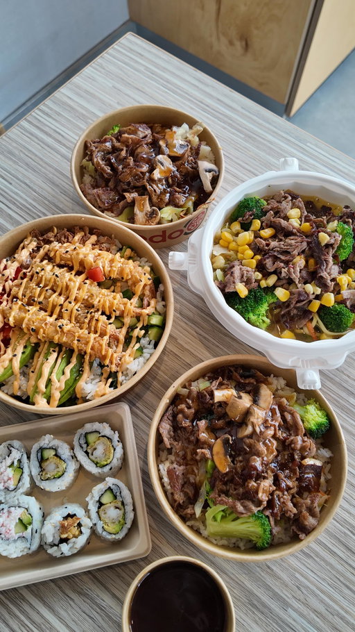 Some days are just nonstop… so dinner getting handled like this.. music to my ears! We grabbed Edo Japan on the way home and it was an instant win with everyone (which never happens). Busy day saved.

#busymomlife #toddlermom #familydinner #EdoJapanPartner #TheCraveCollective