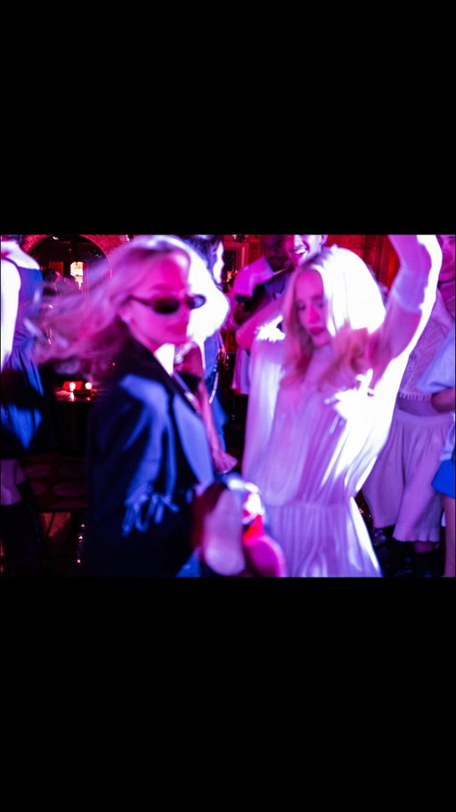 Going into the weekend like…… @sabrinacarpenter