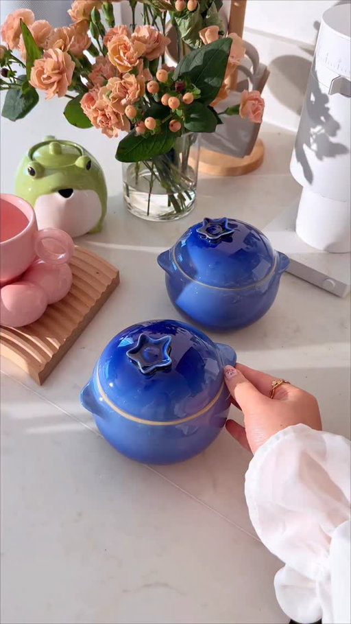 The fruit cocottes are back!!! I love love love my blueberry one. They are a limited run from @lecreuset and this time around it’s peach + strawberry + blueberry! 

Comment “Fruit” for me to snd to you! 

#lecreuset #cocotte #cozyhome
