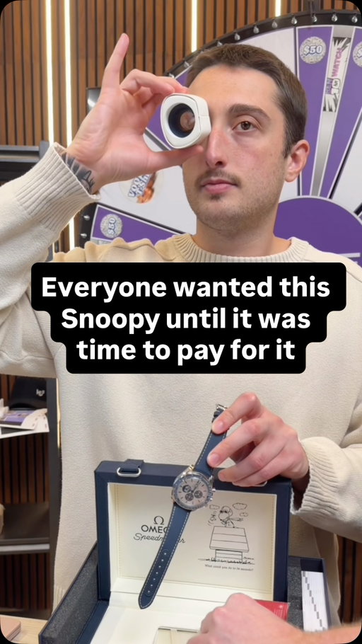 An unworn Omega Speedmaster Snoopy 2026 hits Vookum Live, one of the hardest modern Omega releases to actually get at retail.
The entire stream locks onto it as collectors and watch buyers flood the chat, especially with online listings sitting around the $17K range.
But when the time comes to actually close the deal, the result lands far lower than expected, leaving Vookum visibly frustrated by how the market responded in real time.

#OmegaSnoopy
#Speedmaster
#WatchCollectors
#LuxuryWatches
#watchcommunity