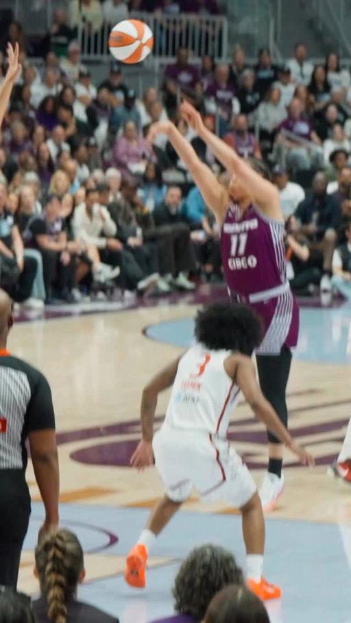 First regular season bucket at home for @kianurse 🥹