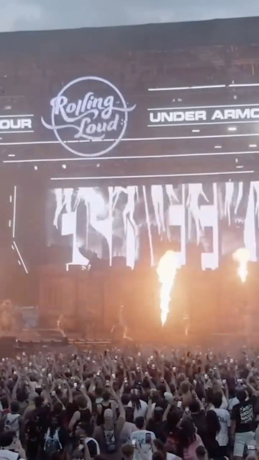 @esdeekid HAS ARRIVED ⚔️

JOIN THE LIVESTREAM RIGHT NOW ON PRIME VIDEO & TWITCH🍿

👉 ROLLINGLOUD.COM/LIVESTREAM