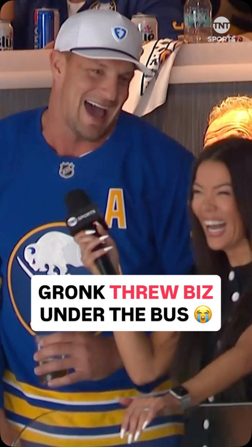 This interview was not a safe space for @biznasty 💀

#nhl #hockey #stanleycup #playoffs #interview