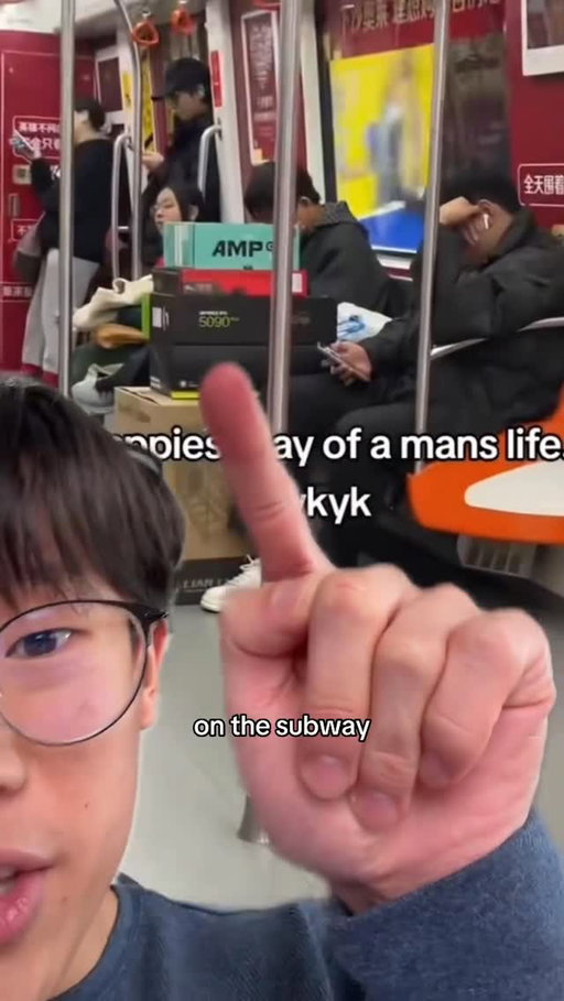 bro got the whole PC haul on the subway 

#pcb #pcbuild #techtip #custompc #tonytechbytes