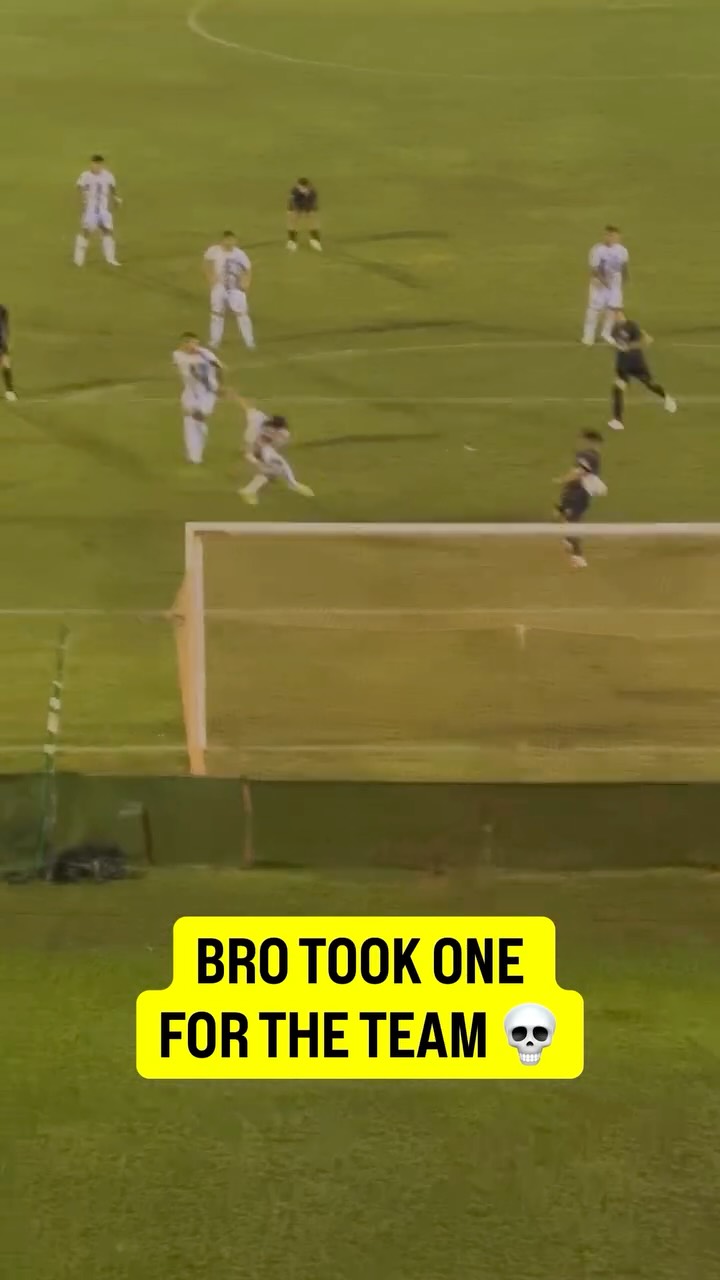 He scored, but at what cost 🤣

🎥 @_lxc4s