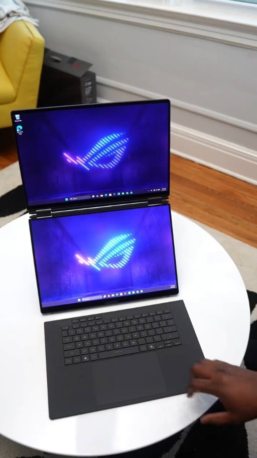 The brand new Asus zephyrus duo 2026 comes with two stellar 16" OLED display an RTX 5090 and all the gaming performance you want. 

Would you uses a dual screen gaming laptop?

#asus #rog #unboxing #pcgaming #gaming