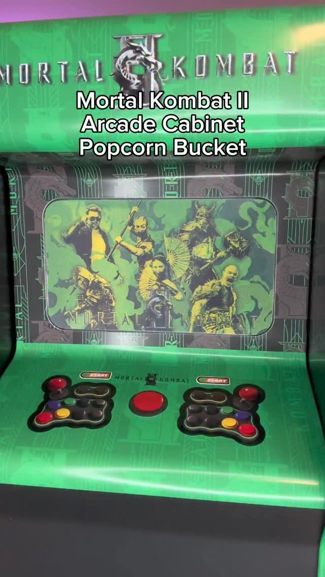 🍿Here’s a look at the Mortal Kombat II Arcade Cabinet Popcorn Bucket from @cineplexmovies (here in Canada)! It’s a tin bucket you can open up from the side!

#MortalKombatMovie #WBPartner #mortalkombat #arcade #popcornbucket @warnerbrosca @mortalkombatmovie @mortalkombat