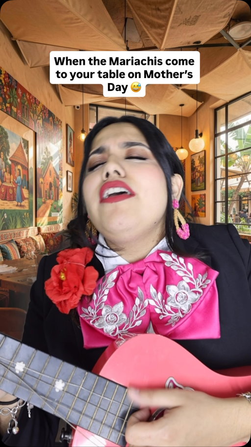 Mariachis on Mother’s Day be like😅💐 
#mothersday #motherday #mariachi #mariachis #mothers