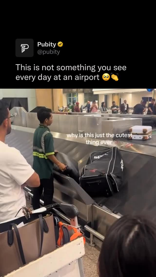 👏👏

A baggage handler was spotted placing a cushion so suitcases land more softly on the carousel. A small detail, but it completely changes the energy of the moment and shows how even the simplest actions can make a difference in someone’s travel experience.

Via: _nishax (TikTok)

#pubity #viral
