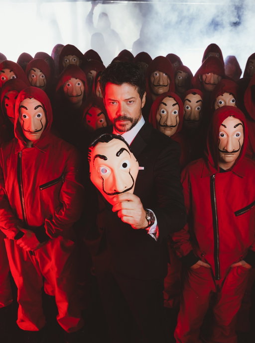Sevilla siempre fue parte de un plan más grande. El universo de ‘La casa de papel’ continúa.