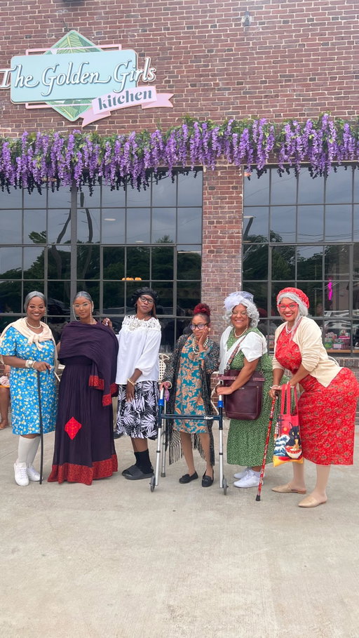 The Grandmas are outside today having a time! Tell me your friends are fun without telling me 🔥

#Spenddatchallenge