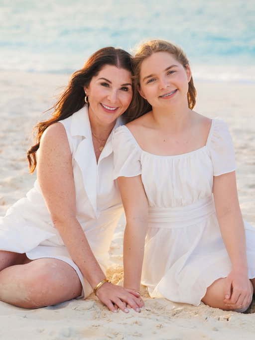 Motherhood has been the most beautiful, transformative role of my life. Beyond all the titles, accomplishments, and dreams… being Grace’s mom will always be my greatest purpose 🤍

And today, I’m also so grateful for the incredible women who helped shape me. Thank you for your love, strength, support, and for always being there through every season of life. Happy Mother’s Day to all the mamas loving deeply, healing generations, and doing their best every single day.