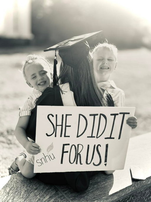 Here’s to all the incredible moms who inspire us every day! Happy Mother’s Day! 💙💐