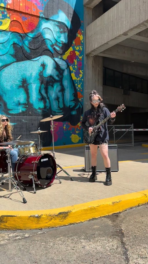 WHOLE LOT OF LOVE FOR @alicenterlou !! @gotolouisville 🤟🤟🤟 @sophieburrell1 @rockangel_ @marshallamps ❤️ #guitar #guitarist #guitarplayer #guitarcover #rock