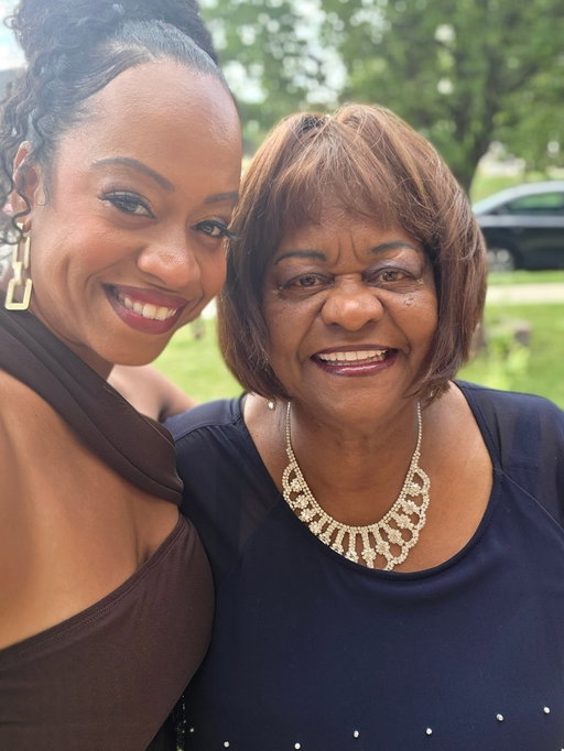 Mom!
.
You've done so much for me. I love and appreciate you deeply. 

Dj play "Biggest Fan" by Lila ike
.
.
.
💓💓💓