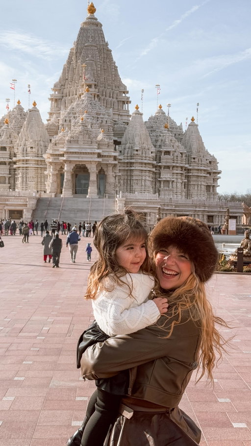 Siempre he dicho que yo no paro sin mi mamá y el día de mi parto lo entendí más que nunca,tenia a mi bebé en los brazos, era el momento más grande de mi vida… y lo que más quería era tenerla a ella al lado mío…No importa la edad que tengas ni lo que estés viviendo siempre vas a necesitar a tu mamá eso nunca cambia🤍

Feliz día madre te amo💖

#mothersday #diadelasmamás