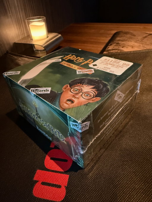 Just took a 2 hour drive to SD with the wife to pick up this vintage Harry Potter TCG booster box! 📚🤓🤩