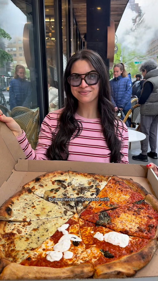 One of my FAV gourmet grocery stores ever launched a Greek-inspired froyo bar + sourdough pizza🍦🩵🍕 Both are unreal so if you haven’t been here yet this is your sign!!

📍 @ourismarket 

#nycfroyo #froyo #gourmetgrocer #ourismarket #frozenyogurt